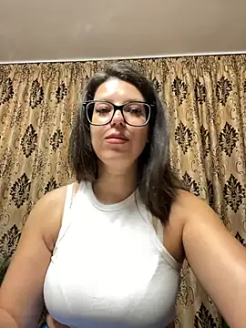 NadiraNoor online show from July 10, 1:38 am