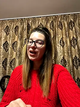 NadiraNoor online show from October 26, 8:20 pm