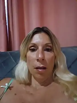 Snapshot of Ina_HotX chatting on June 28, 4:57 pm Ina HotX online show from June 28, 4:57 pm