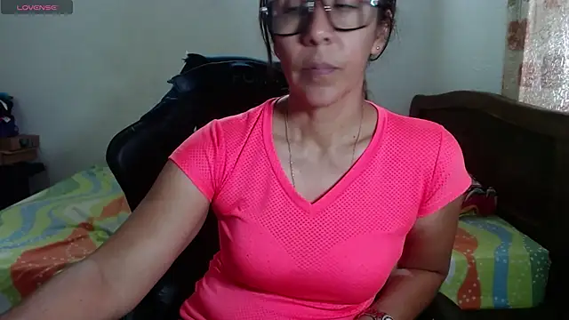 Snapshot of horny_paty chatting on May 2, 2:33 pm horny paty online show from May 2, 2:33 pm