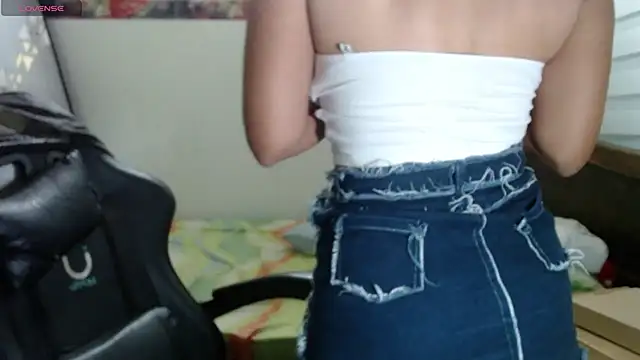 Snapshot of horny_paty chatting on June 19, 7:47 am horny paty online show from June 19, 7:47 am