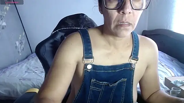 Snapshot of horny_paty chatting on June 22, 12:24 pm horny paty online show from June 22, 12:24 pm