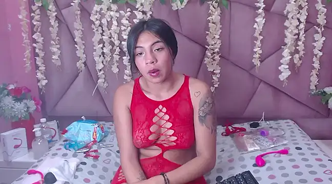 Snapshot of arianaa_tompsoon chatting on February 20, 4:50 am arianaa tompsoon online show from February 20, 4:50 am