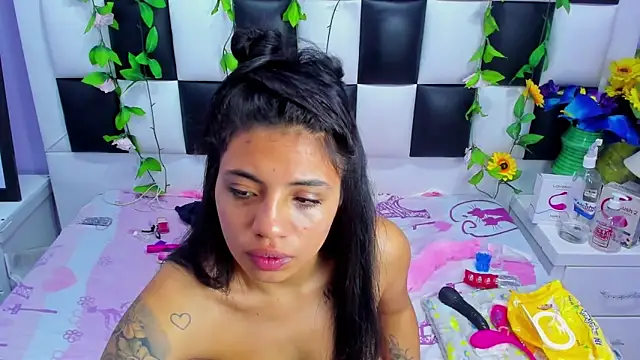 Snapshot of arianaa_tompsoon chatting on September 16, 3:29 am arianaa tompsoon online show from September 16, 3:29 am