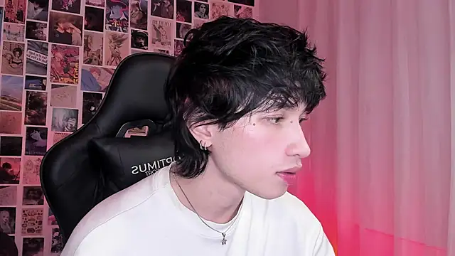 Snapshot of liamelf chatting on October 16, 2:31 am liamelf online show from October 16, 2:31 am