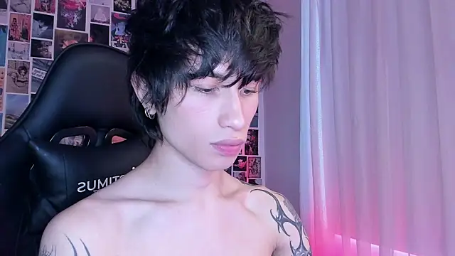 Snapshot of liamelf chatting on January 26, 1:36 pm liamelf online show from January 26, 1:36 pm