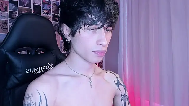 Snapshot of liamelf chatting on January 28, 12:32 pm liamelf online show from January 28, 12:32 pm