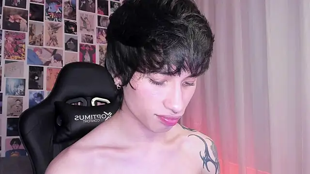 Snapshot of liamelf chatting on March 8, 4:56 am liamelf online show from March 8, 4:56 am