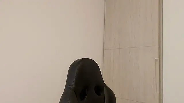 liamelf online show from February 11, 5:18 am