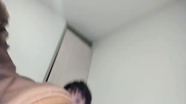 liamelf online show from March 28, 6:25 am