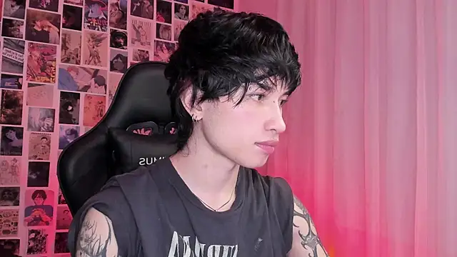 Snapshot of liamelf chatting on October 13, 6:15 am liamelf online show from October 13, 6:15 am