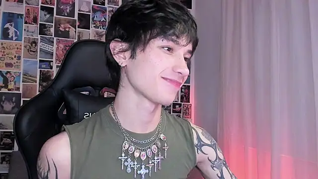 Snapshot of liamelf chatting on March 5, 4:24 am liamelf online show from March 5, 4:24 am