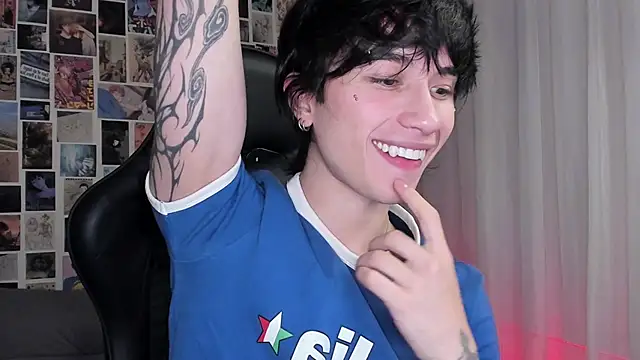 Snapshot of liamelf chatting on September 25, 7:36 am liamelf online show from September 25, 7:36 am