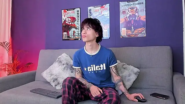 Snapshot of liamelf chatting on November 30, 6:47 am liamelf online show from November 30, 6:47 am