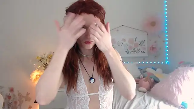 Snapshot of Poisson_Eva chatting on May 1, 10:48 pm Poisson Eva online show from May 1, 10:48 pm