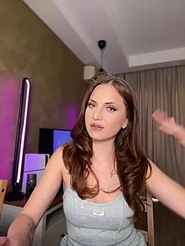 AvaGianna online show from October 19, 8:50 am