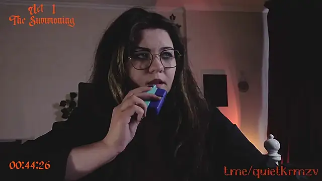 Laura Karamazov online show from March 31, 1:02 pm