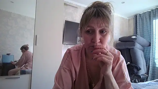 Snapshot of WindChristy chatting on May 3, 1:47 pm WindChristy online show from May 3, 1:47 pm