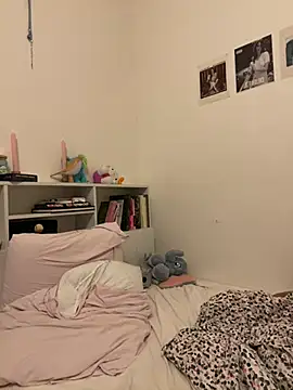 milkyhonybaby online show from February 28, 12:43 am