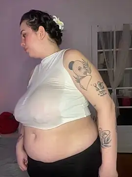 milkyhonybaby online show from February 9, 2:38 am