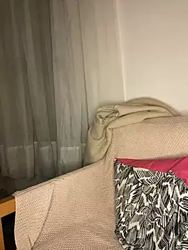 milkyhonybaby online show from March 18, 6:28 pm