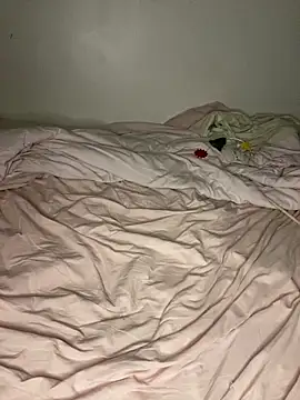 milkyhonybaby online show from February 15, 2:12 am