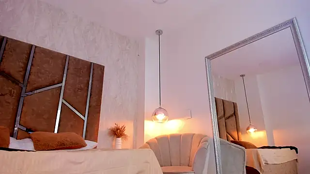 Martinaa Jones  online show from November 9, 7:29 pm