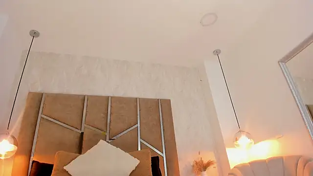 Martinaa Jones  online show from January 13, 12:31 pm