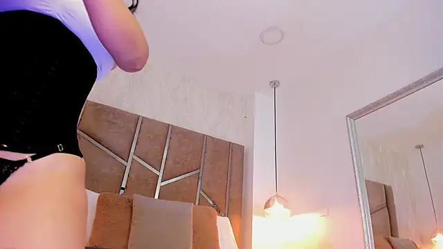 Martinaa Jones  online show from March 19, 12:49 pm