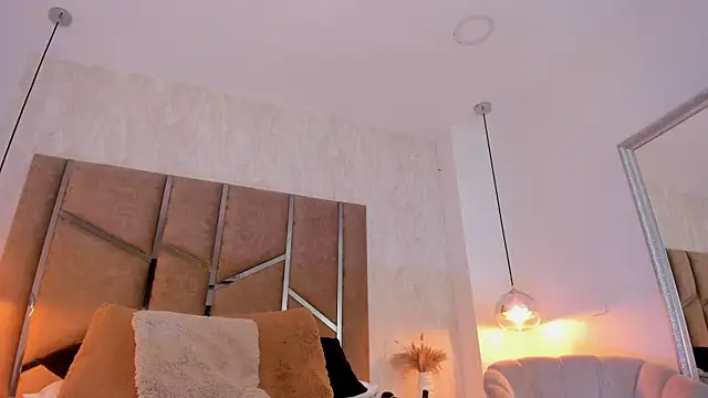 Martinaa Jones  online show from January 9, 12:01 pm