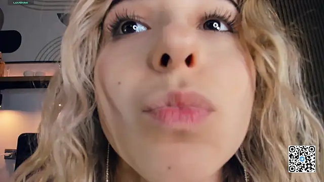 IngridHoll online show from February 7, 12:39 pm