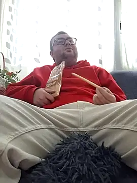 Javier bear online show from December 4, 2:05 pm