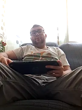 Javier bear online show from April 28, 12:42 pm