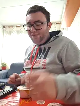 Javier bear online show from March 4, 2:03 pm