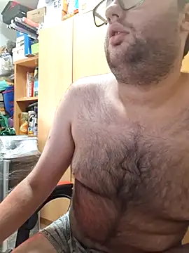 Snapshot of Javier_bear chatting on June 27, 9:59 am Javier bear online show from June 27, 9:59 am