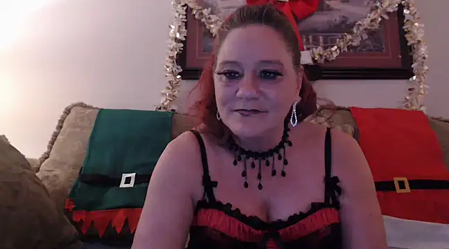 Snapshot of LexxiLeeds chatting on December 16, 8:16 pm LexxiLeeds online show from December 16, 8:16 pm