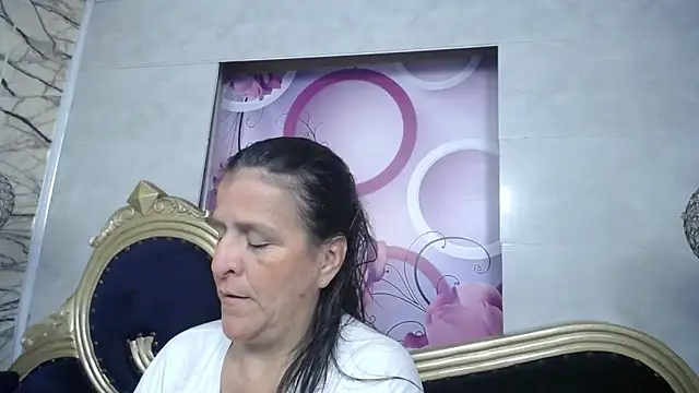 Snapshot of karito_mature17 chatting on April 9, 11:38 am karito mature17 online show from April 9, 11:38 am