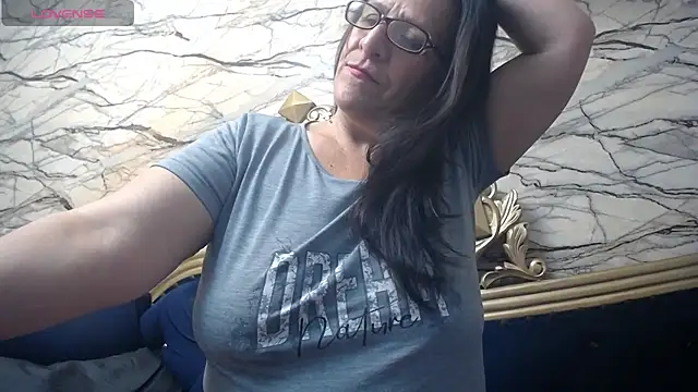 Snapshot of karito_mature17 chatting on July 6, 11:17 am karito mature17 online show from July 6, 11:17 am