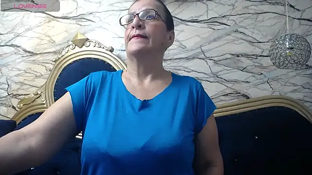 Snapshot of karito_mature17 chatting on June 22, 11:18 am karito mature17 online show from June 22, 11:18 am
