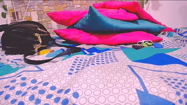 MaidenGame online show from April 20, 3:24 pm