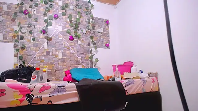 Snapshot of MaidenGame chatting on October 29, 3:33 pm MaidenGame online show from October 29, 3:33 pm