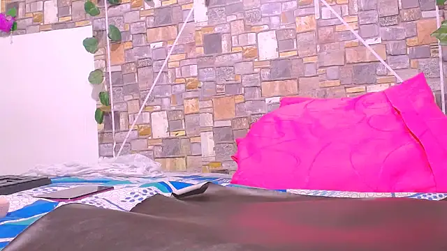 MaidenGame online show from April 14, 3:39 pm