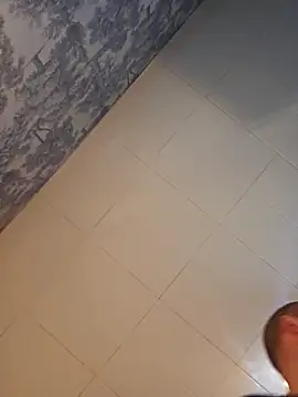 Snapshot of destructeur6 chatting on February 25, 8:08 pm destructeur6 online show from February 25, 8:08 pm