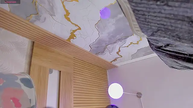 Snapshot of Elif_blond chatting on November 17, 10:25 pm Elif blond online show from November 17, 10:25 pm