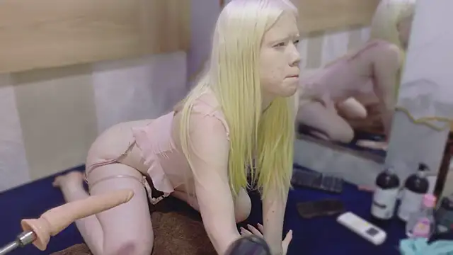 Elif blond online show from March 30, 11:28 pm