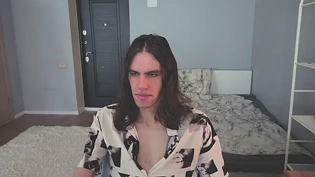 mollymila online show from April 12, 8:28 am