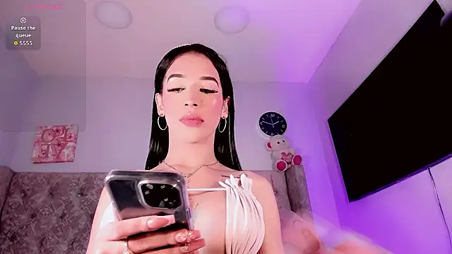 kimMaddiee online show from February 13, 9:37 pm