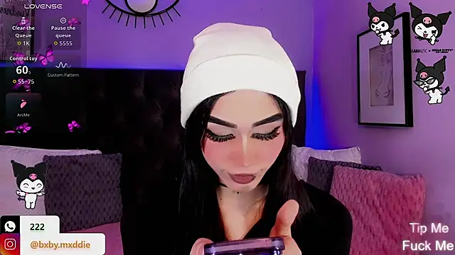 Snapshot of kimMaddiee chatting on October 12, 5:53 am kimMaddiee online show from October 12, 5:53 am