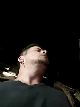 Snapshot of TusOjitosClaros69 chatting on December 23, 5:06 am TusOjitosClaros69 online show from December 23, 5:06 am