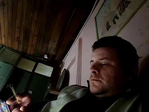 Snapshot of TusOjitosClaros69 chatting on December 9, 6:45 am TusOjitosClaros69 online show from December 9, 6:45 am